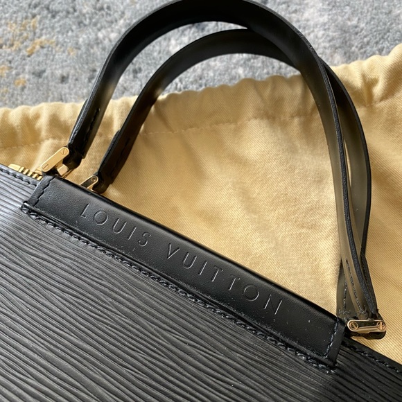 Louis Vuitton Figari PM Black Epi Leather Handbag - Picture 3 of 9